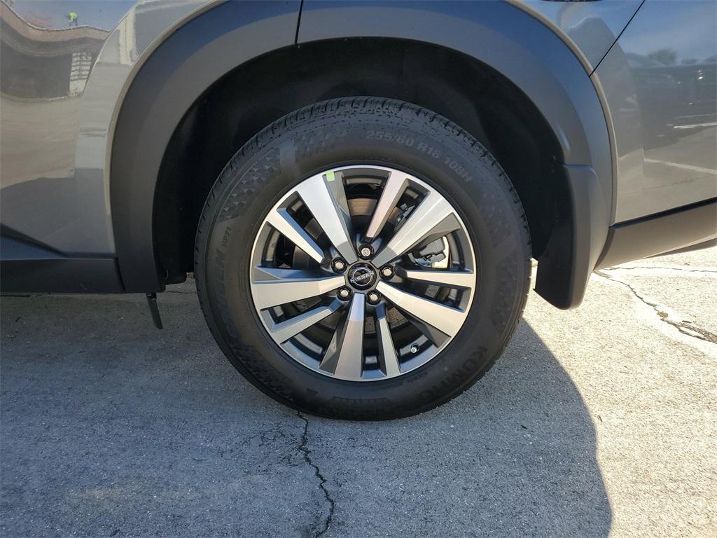 new 2025 Nissan Pathfinder car, priced at $35,626