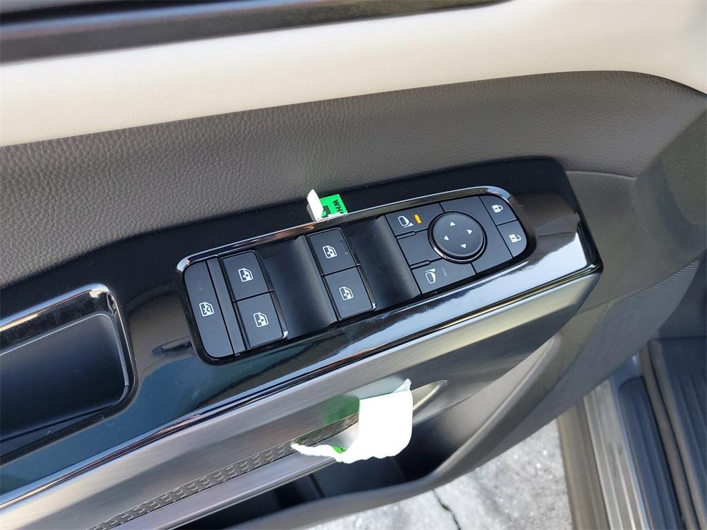 new 2025 Nissan Pathfinder car, priced at $35,626