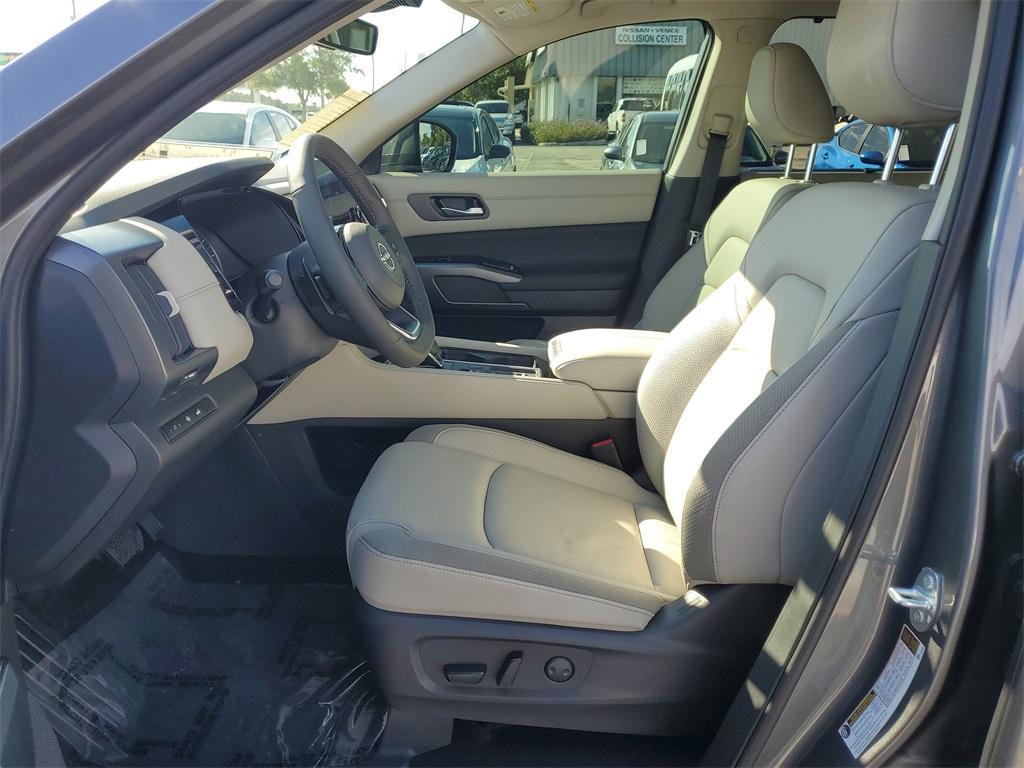 new 2025 Nissan Pathfinder car, priced at $35,626