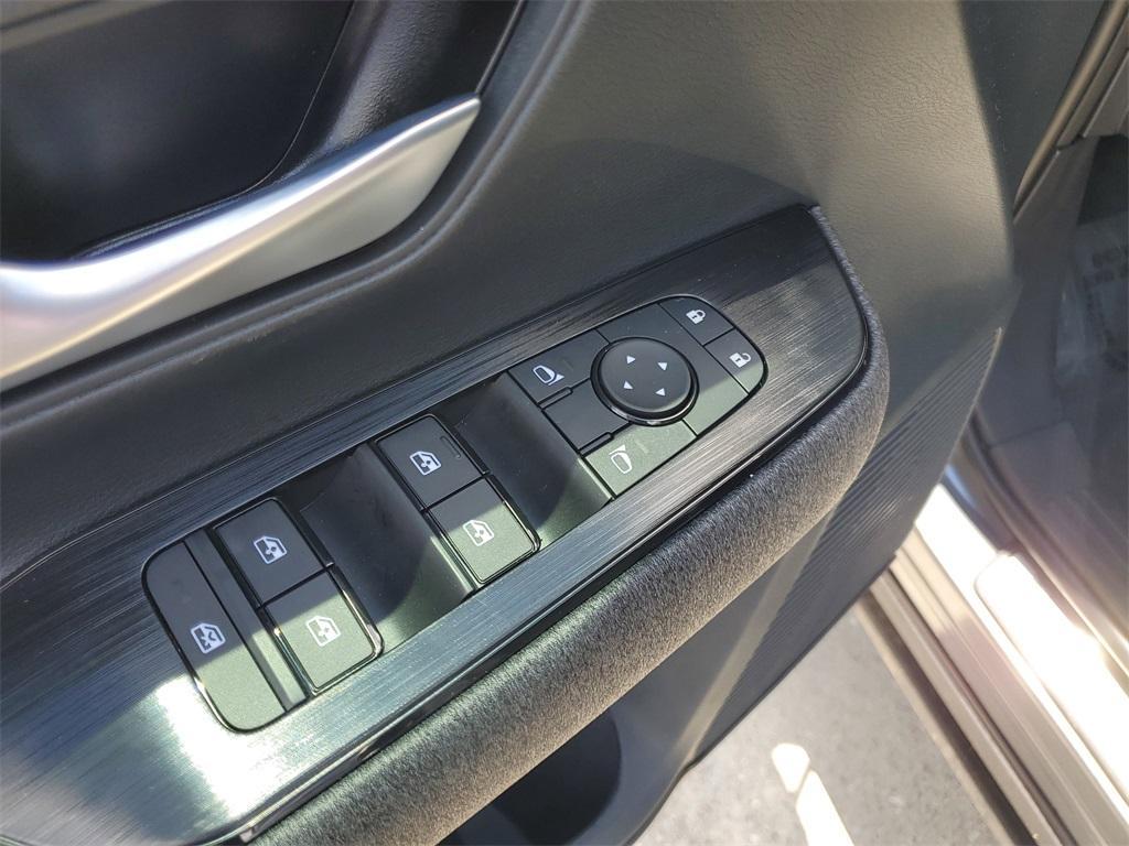 new 2025 Nissan Kicks car, priced at $23,070