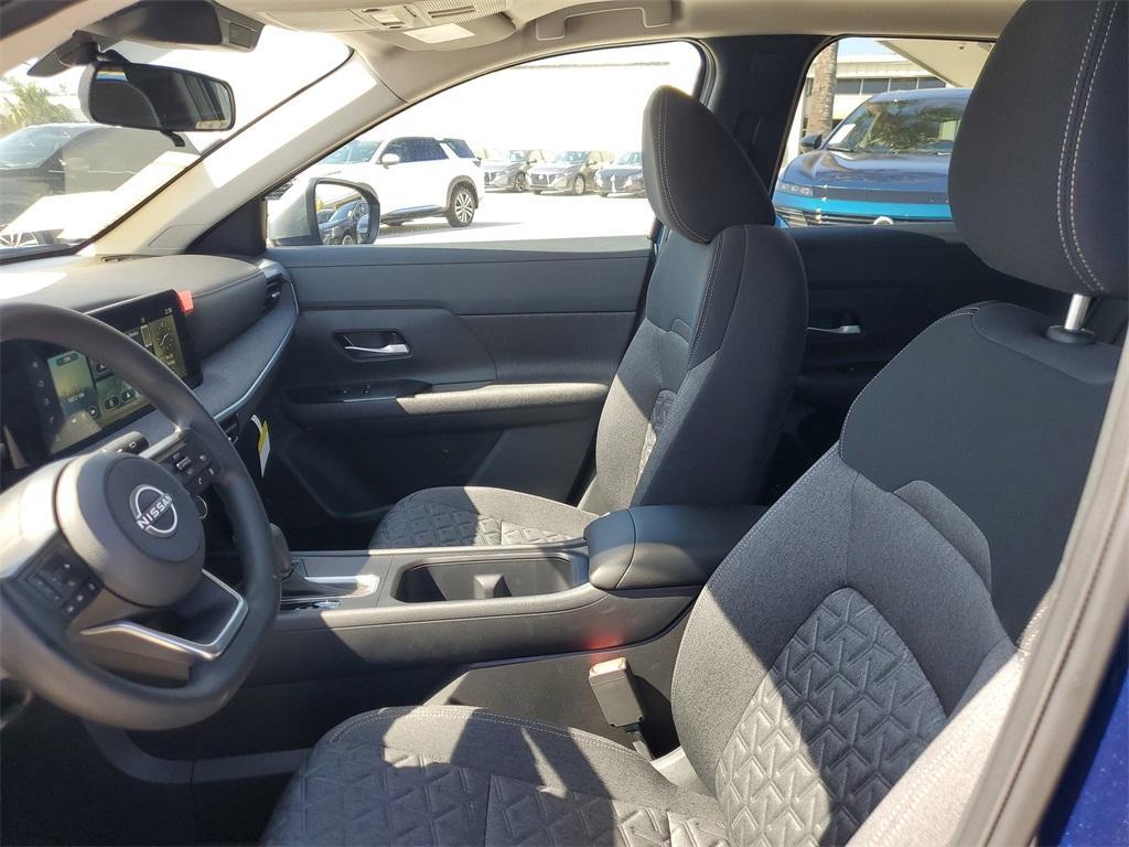 new 2025 Nissan Kicks car, priced at $25,250