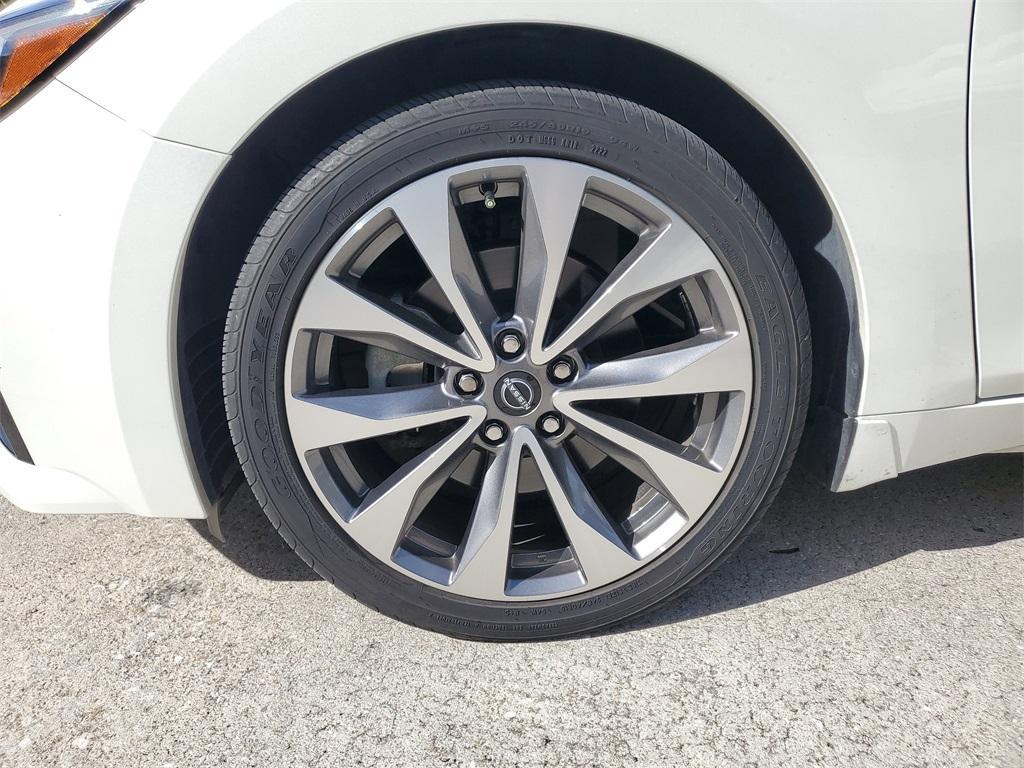 used 2023 Nissan Maxima car, priced at $33,991