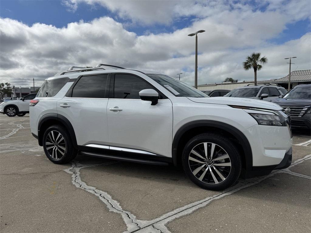 new 2025 Nissan Pathfinder car, priced at $51,038