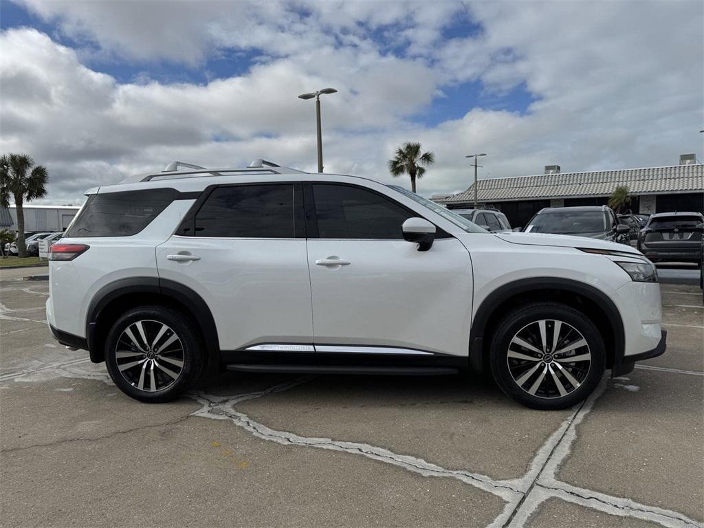 new 2025 Nissan Pathfinder car, priced at $51,038