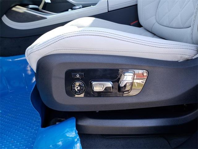 new 2025 BMW X7 car, priced at $93,010