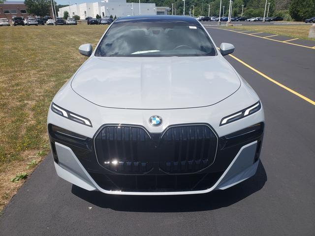 new 2024 BMW 760 car, priced at $135,720