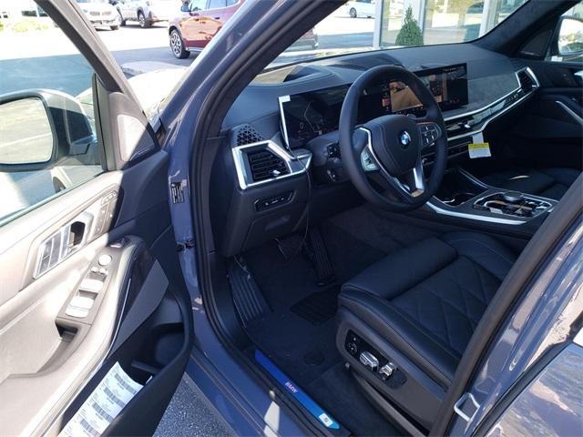 new 2026 BMW X7 car, priced at $93,365