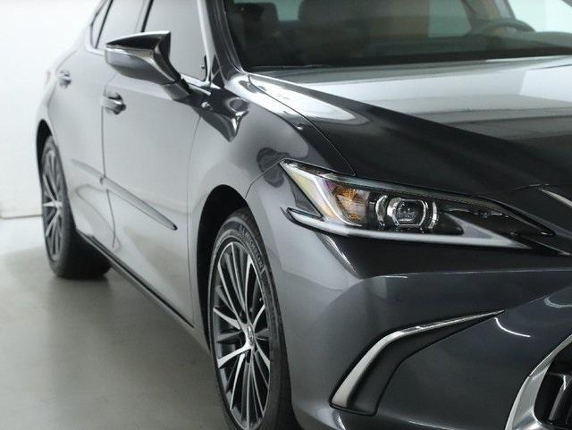used 2025 Lexus ES 350 car, priced at $42,922