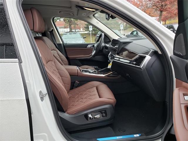 new 2026 BMW X7 car, priced at $90,315
