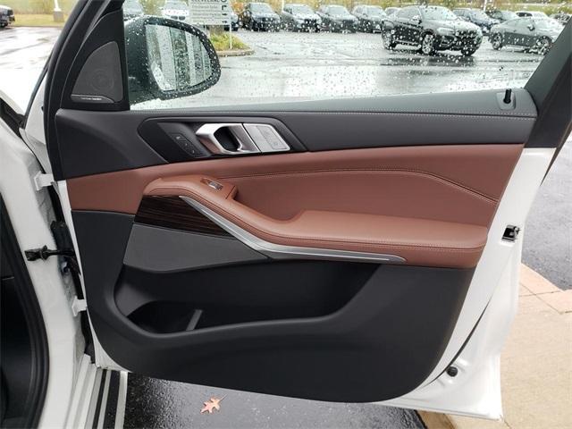 new 2026 BMW X7 car, priced at $90,315