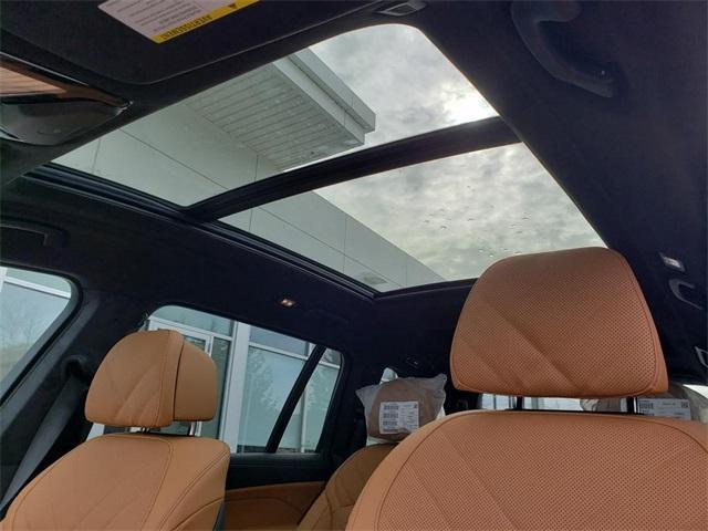 new 2025 BMW X7 car, priced at $93,010