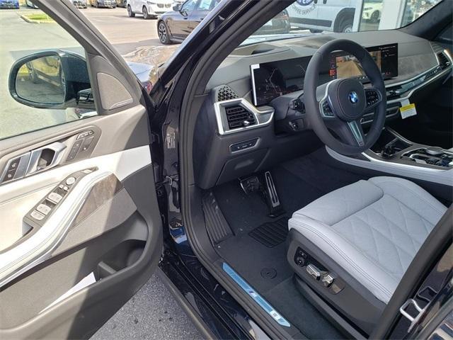 new 2025 BMW X7 car, priced at $94,550