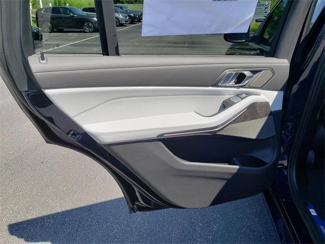 new 2026 BMW X7 car, priced at $95,935