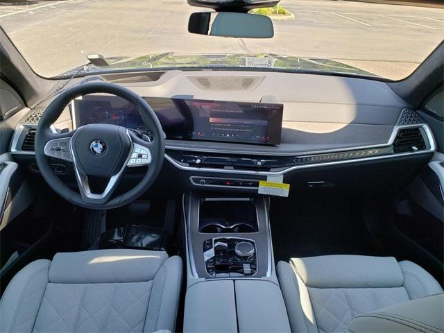 new 2026 BMW X7 car, priced at $95,935