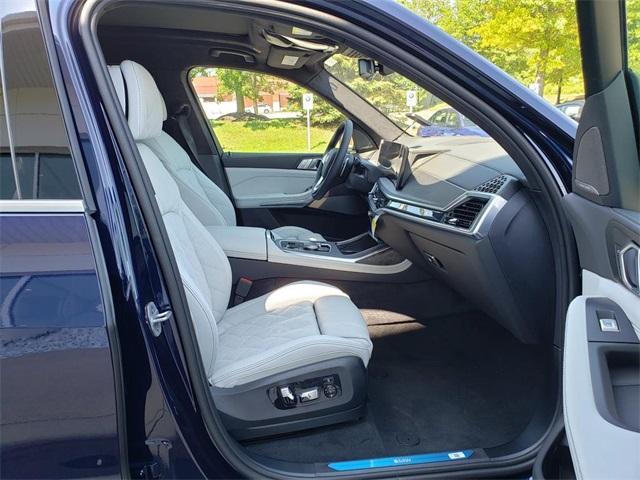 new 2026 BMW X7 car, priced at $95,935