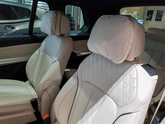 new 2026 BMW X7 car