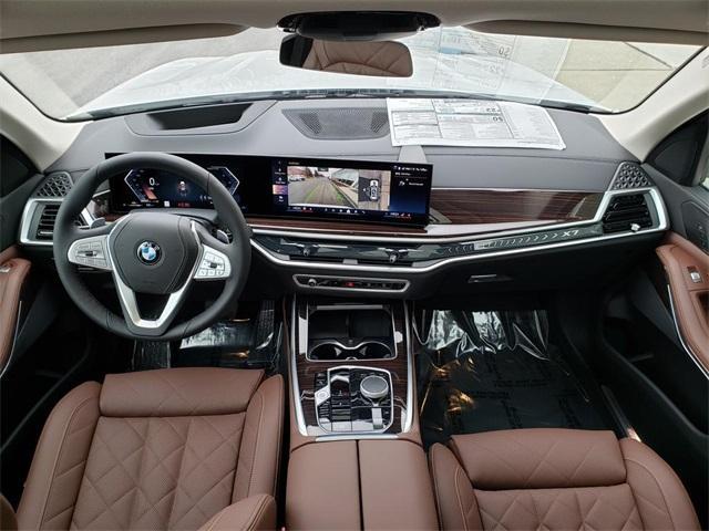 new 2025 BMW X7 car, priced at $89,650