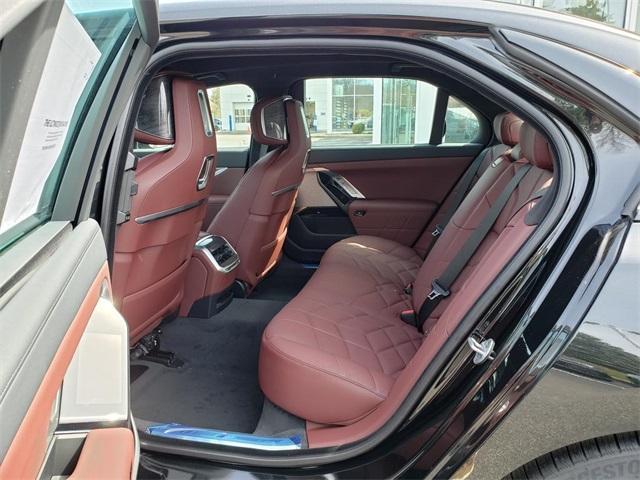 new 2025 BMW 760 car, priced at $129,730