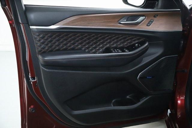 used 2022 Jeep Grand Cherokee car, priced at $44,699