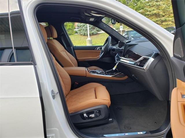 new 2026 BMW X7 car, priced at $96,985