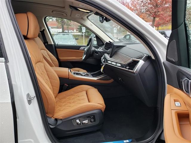 new 2026 BMW X7 car, priced at $94,065