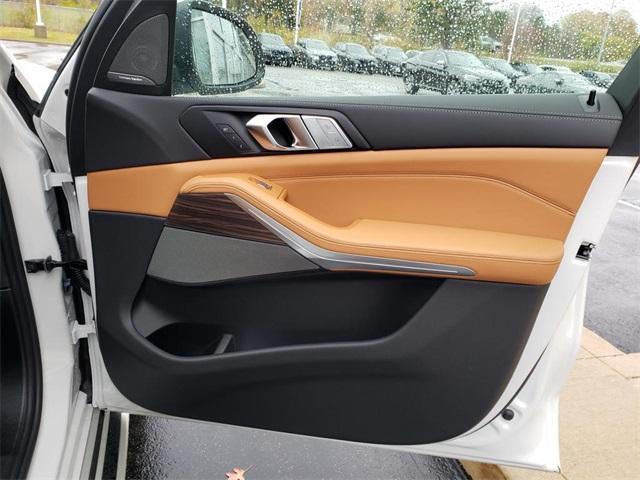 new 2026 BMW X7 car, priced at $94,065