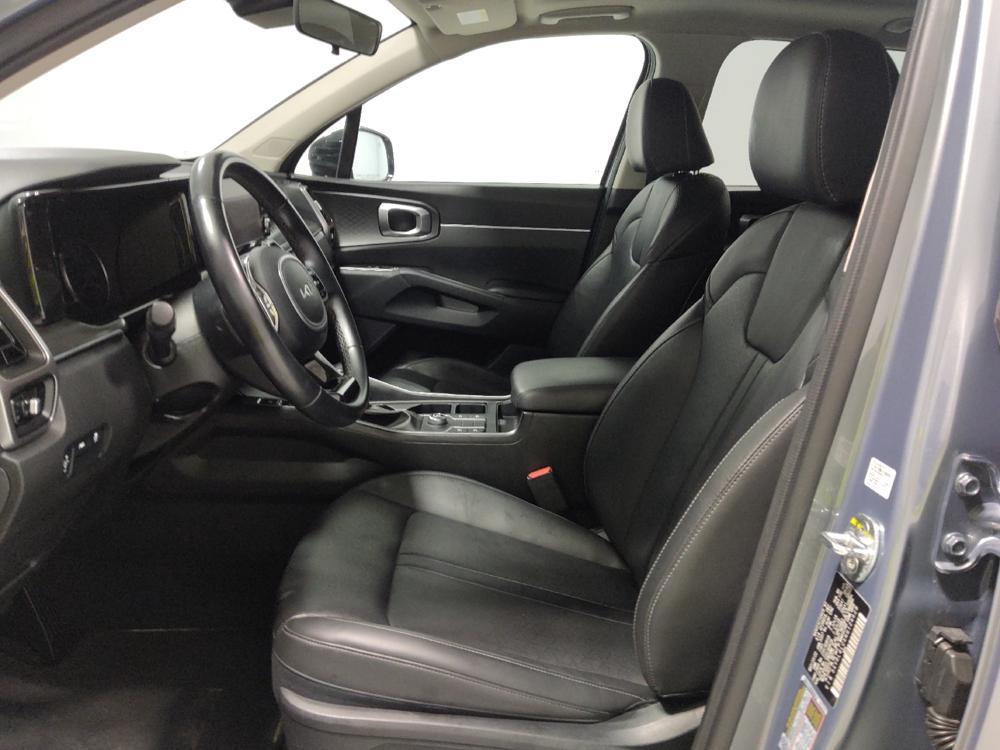 used 2022 Kia Sorento car, priced at $28,095