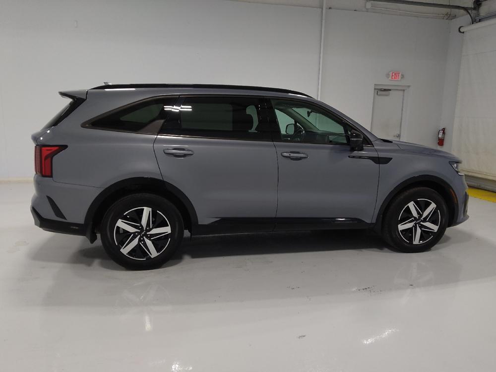 used 2022 Kia Sorento car, priced at $28,095
