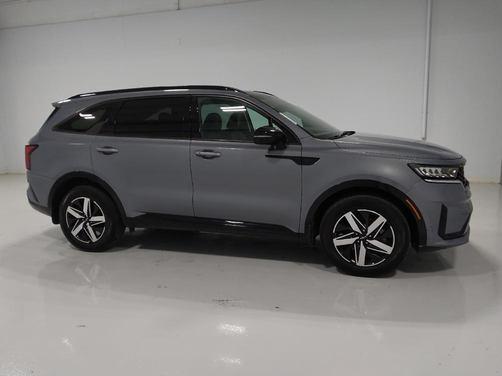 used 2022 Kia Sorento car, priced at $28,095