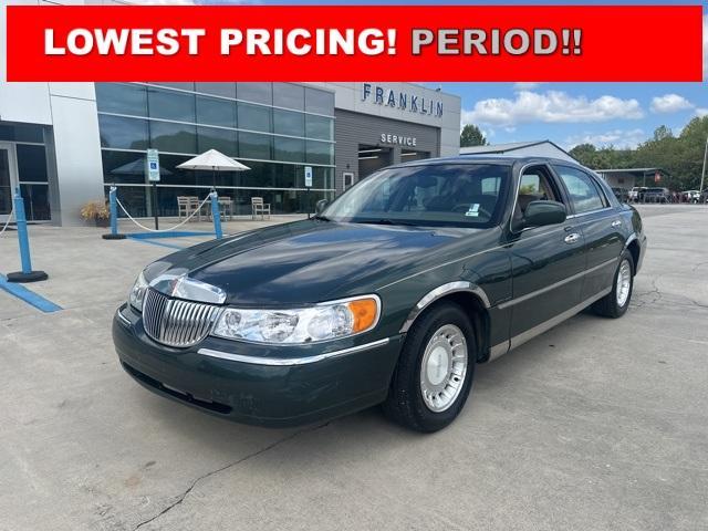 used 2001 Lincoln Town Car car, priced at $6,551