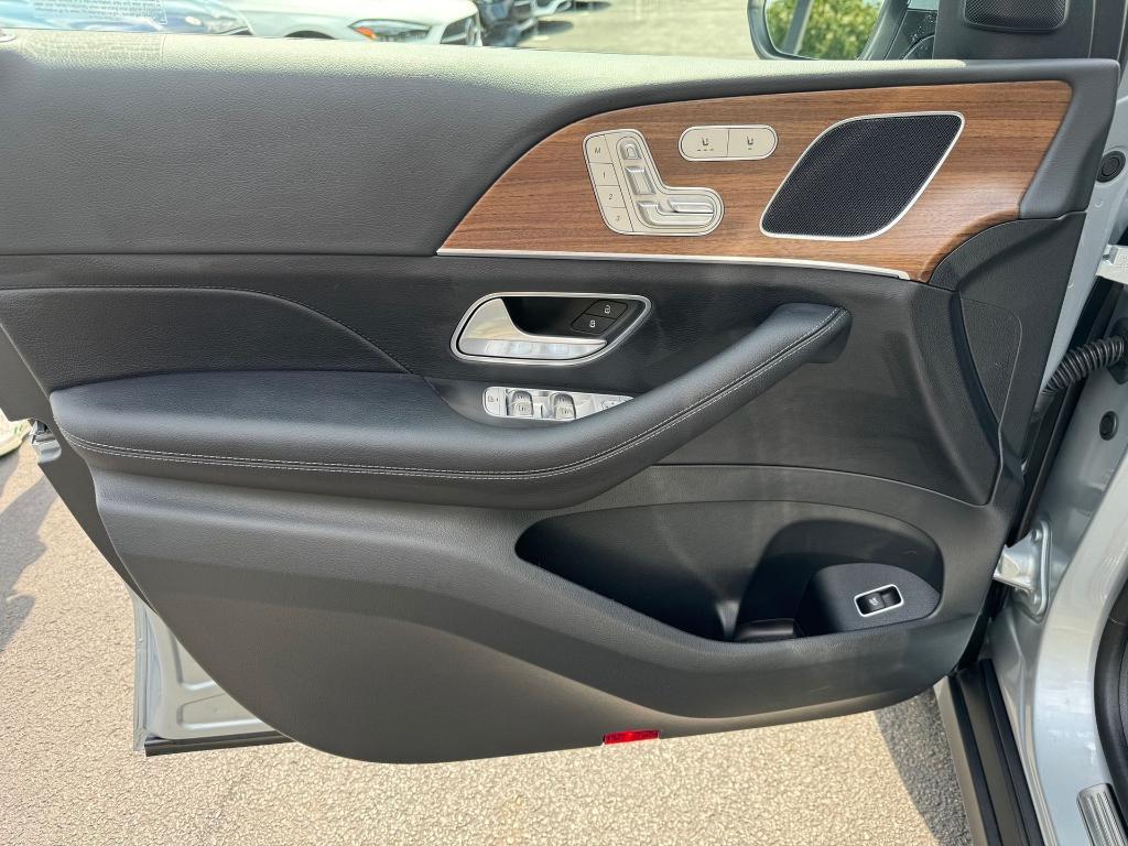 used 2025 Mercedes-Benz GLE 350 car, priced at $65,000