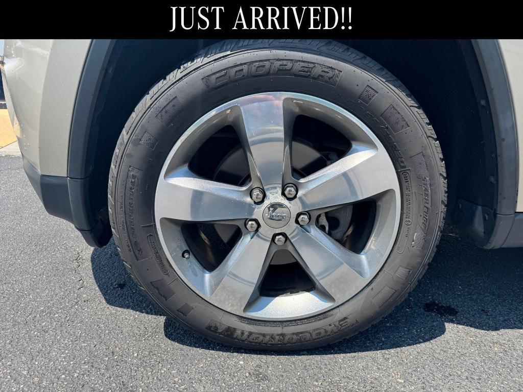 used 2014 Jeep Grand Cherokee car, priced at $12,500