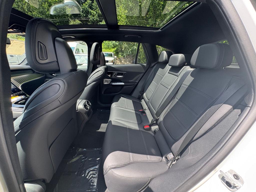 new 2025 Mercedes-Benz GLC 300 car, priced at $59,770