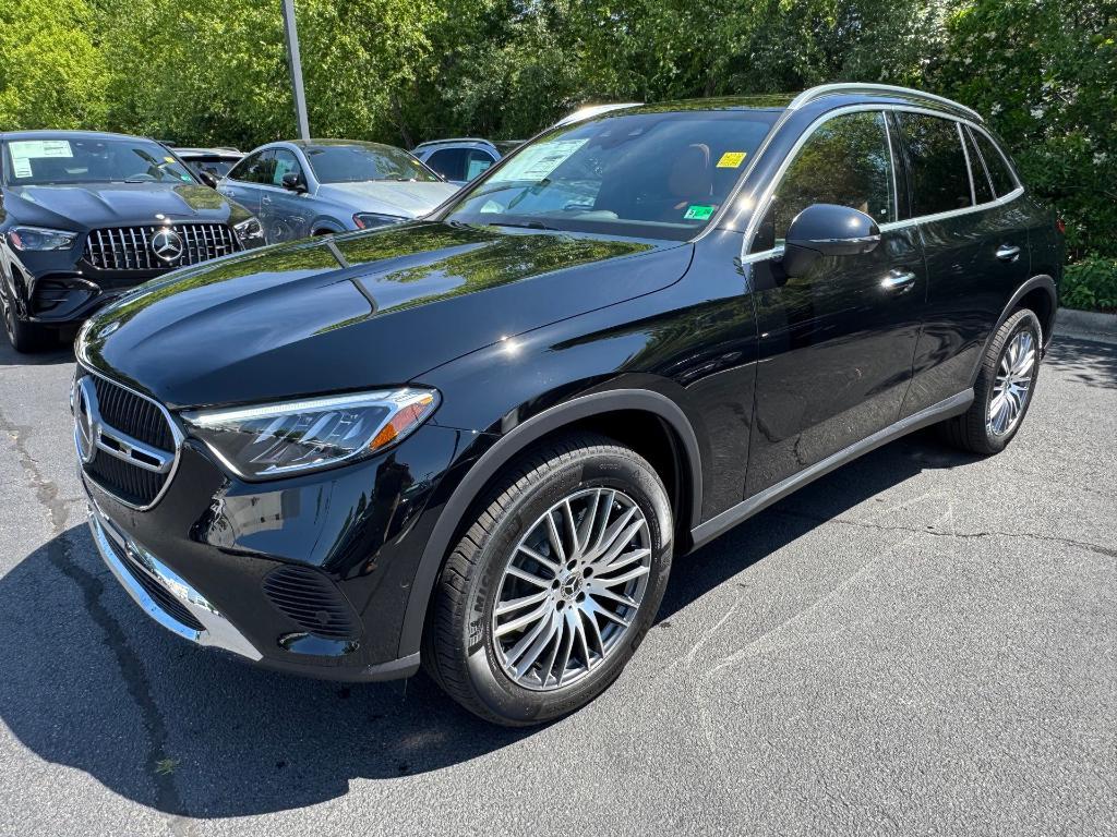 new 2025 Mercedes-Benz GLC 300 car, priced at $59,770