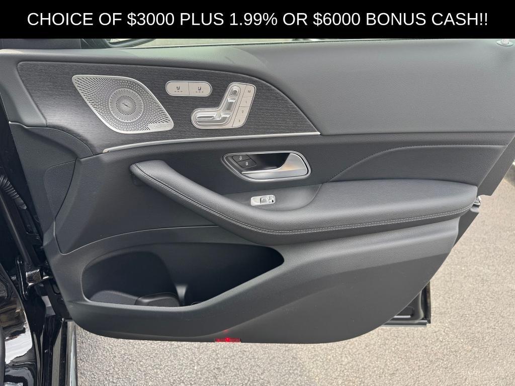 new 2025 Mercedes-Benz GLS 450 car, priced at $96,275