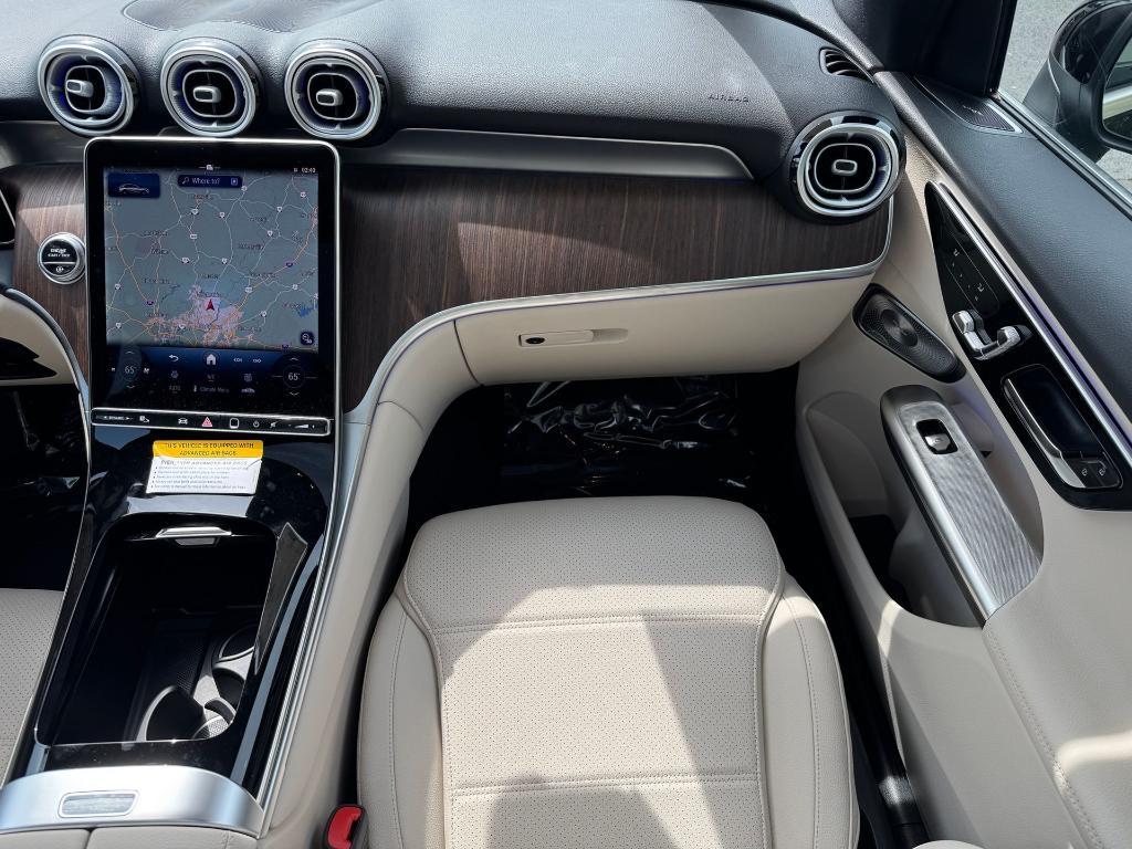 new 2025 Mercedes-Benz GLC 300 car, priced at $59,765