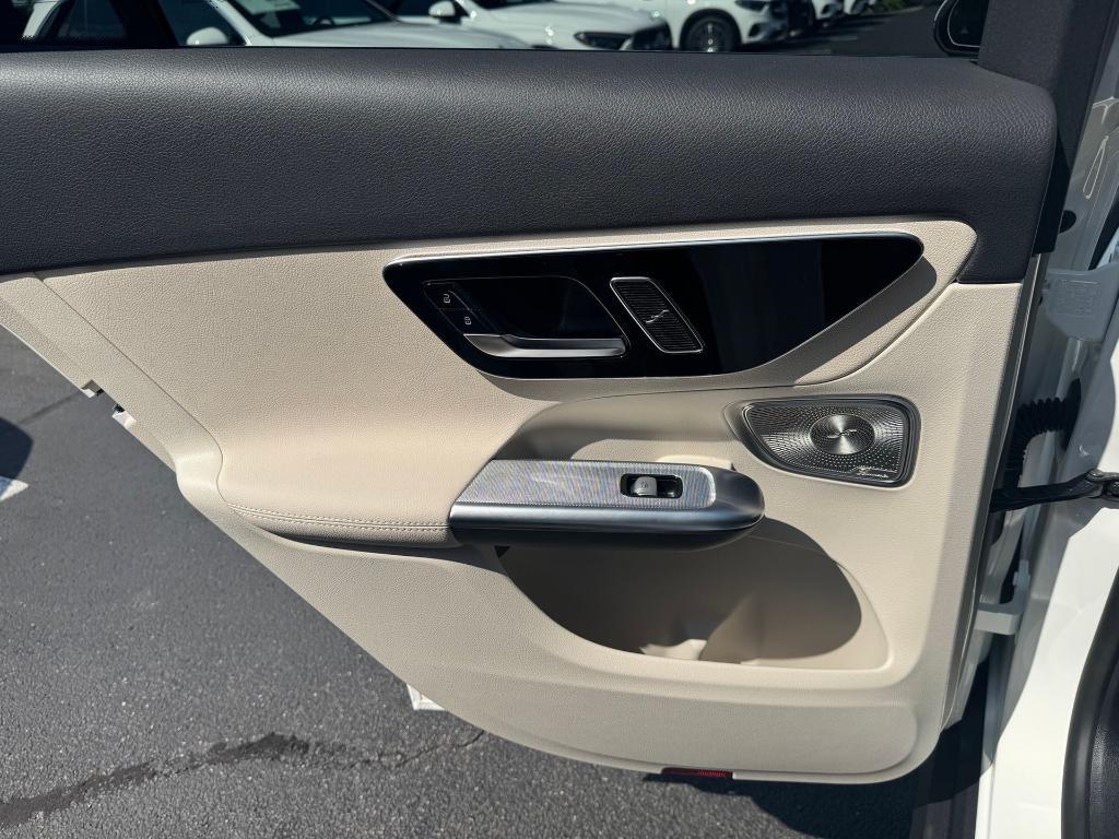 new 2025 Mercedes-Benz GLC 300 car, priced at $59,705