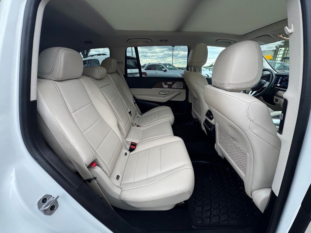 new 2022 Mercedes-Benz GLS 450 car, priced at $54,500