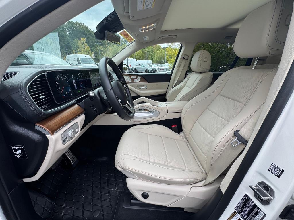 new 2022 Mercedes-Benz GLS 450 car, priced at $54,500