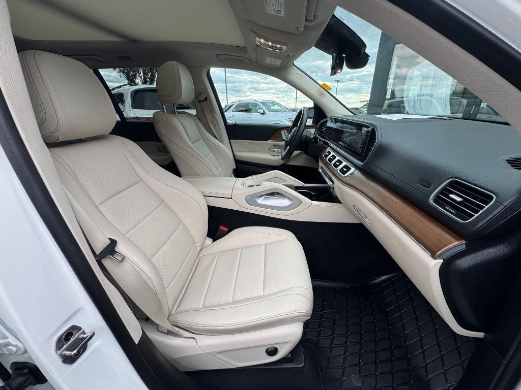 new 2022 Mercedes-Benz GLS 450 car, priced at $54,500
