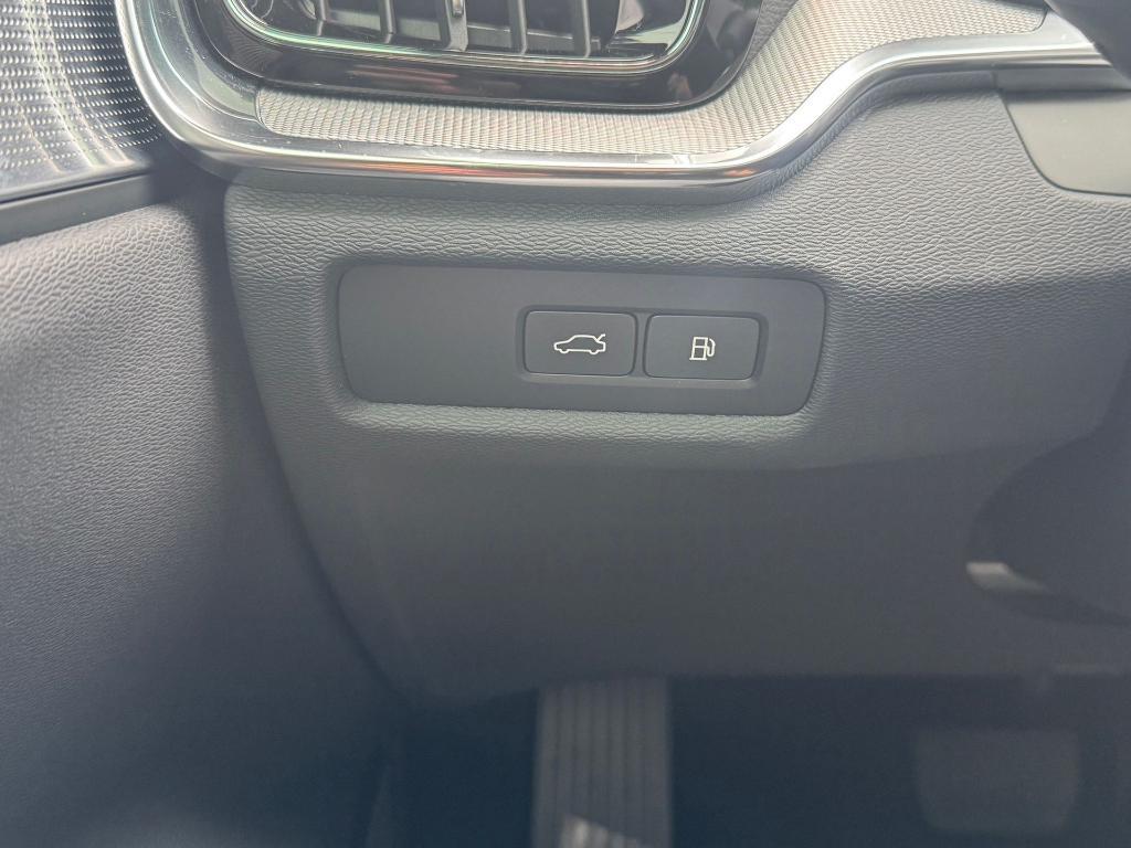 used 2025 Volvo V60 Plug-In Hybrid car, priced at $69,500