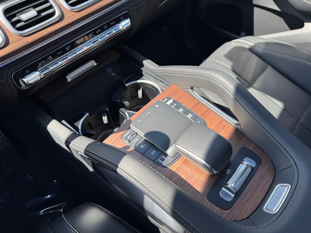 new 2025 Mercedes-Benz GLS 580 car, priced at $122,830