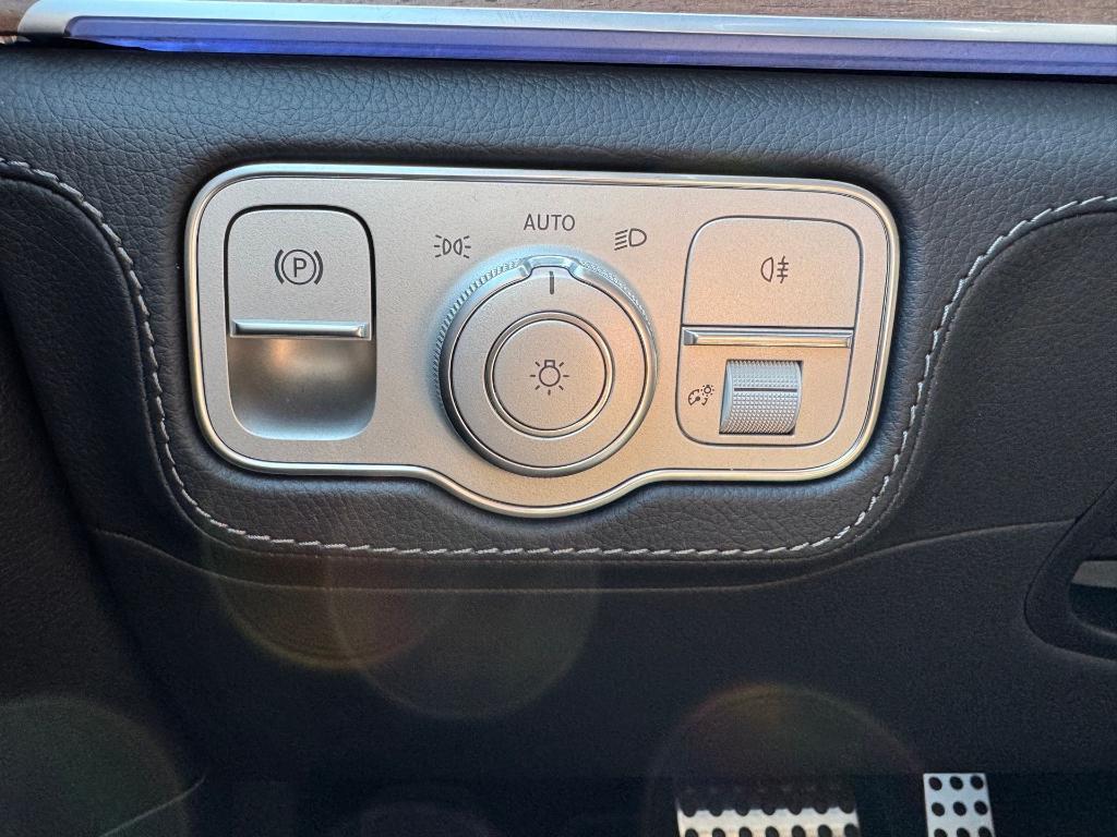 new 2025 Mercedes-Benz GLS 580 car, priced at $122,830