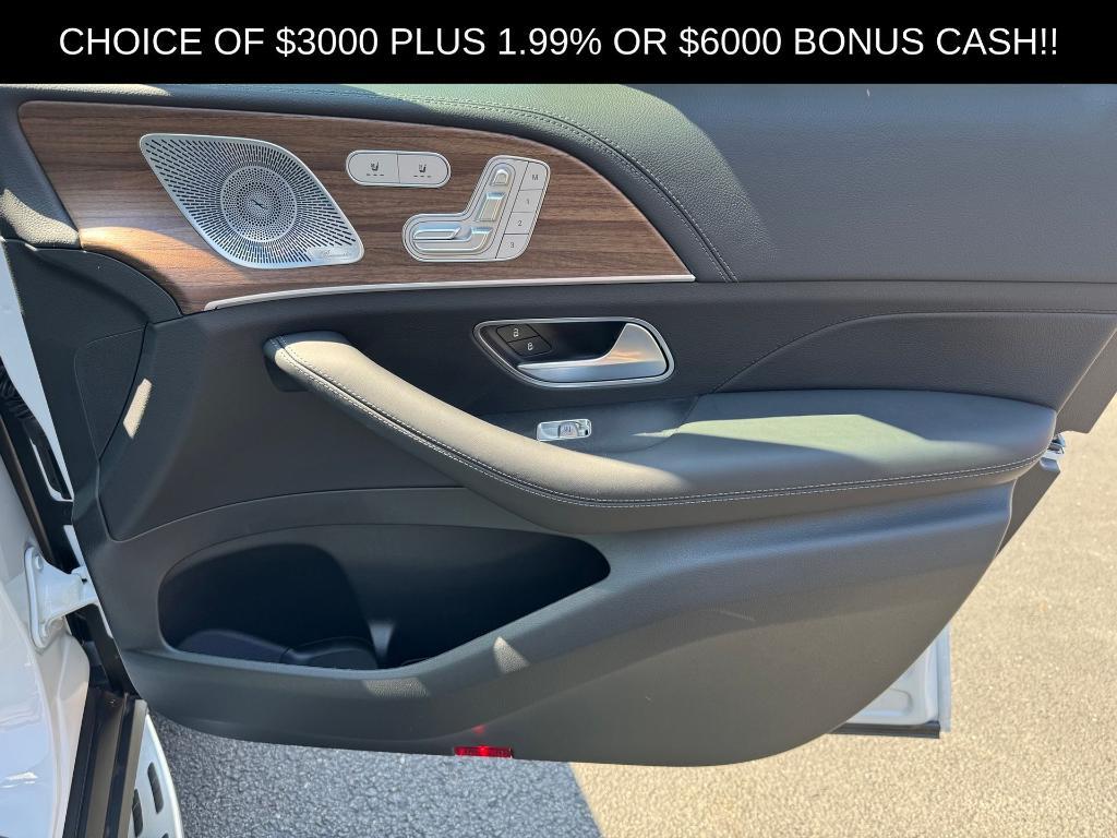 new 2025 Mercedes-Benz GLS 580 car, priced at $122,830