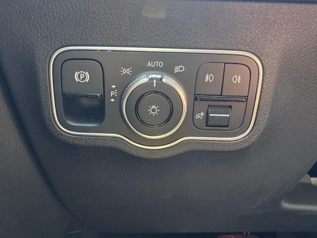 used 2023 Mercedes-Benz GLB 250 car, priced at $36,500