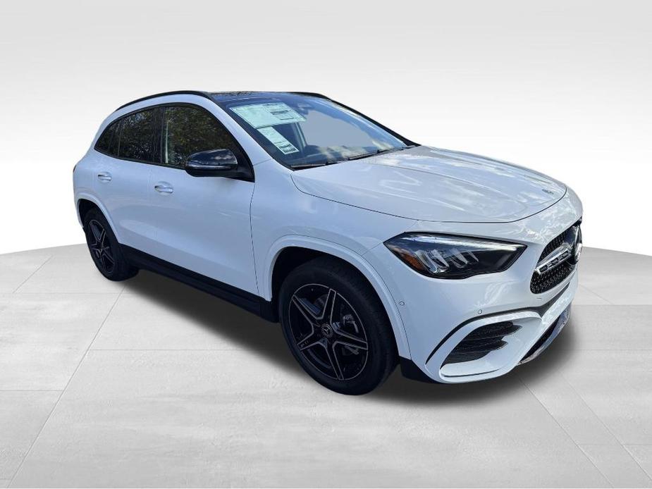 new 2025 Mercedes-Benz GLA 250 car, priced at $53,890