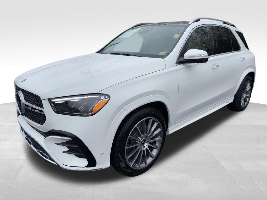 new 2025 Mercedes-Benz GLE 450 car, priced at $82,600