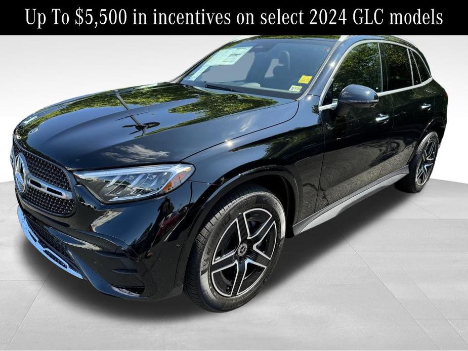 new 2024 Mercedes-Benz GLC 300 car, priced at $54,500