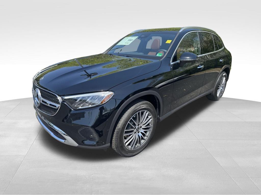 new 2025 Mercedes-Benz GLC 300 car, priced at $57,820
