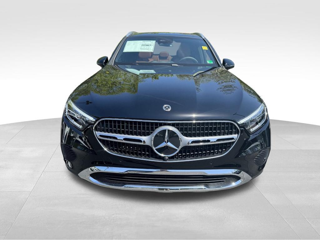 new 2025 Mercedes-Benz GLC 300 car, priced at $57,820